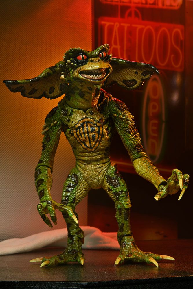 PACK 2 FIGURAS GREMLINS 2 NECA – TATTOO PARLOR (18 CM)