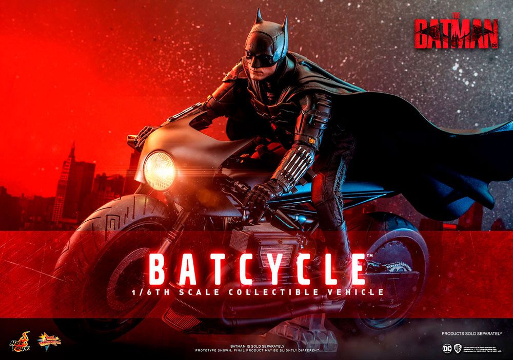 Imagen promocional de Batcycle Hot Toys con logo de la película