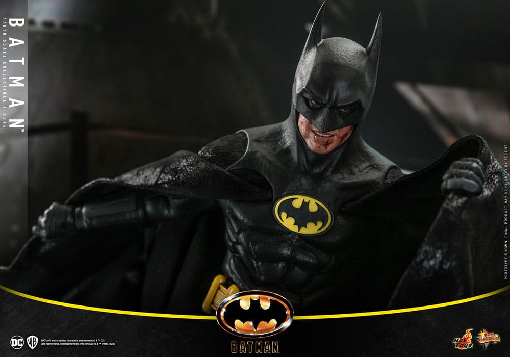 Figura articulada Hot Toys Batman con puños cerrados en modo defensa