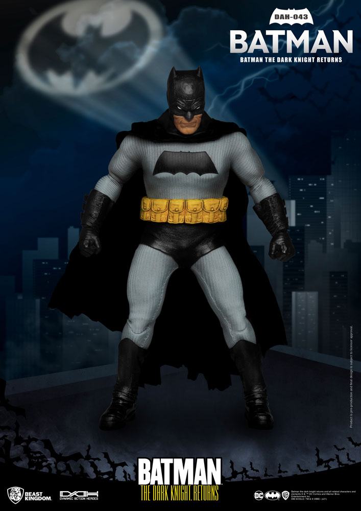 Figura de Batman The Dark Knight Returns con capa y ojos iluminados, Beast Kingdom 1/9.