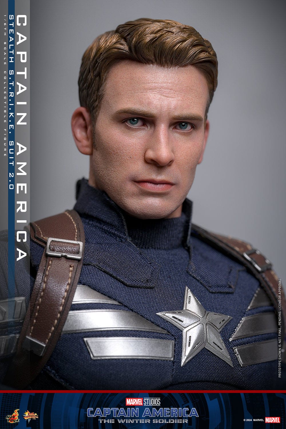 Detalle del rostro y escudo de la figura Captain America The Winter Soldier