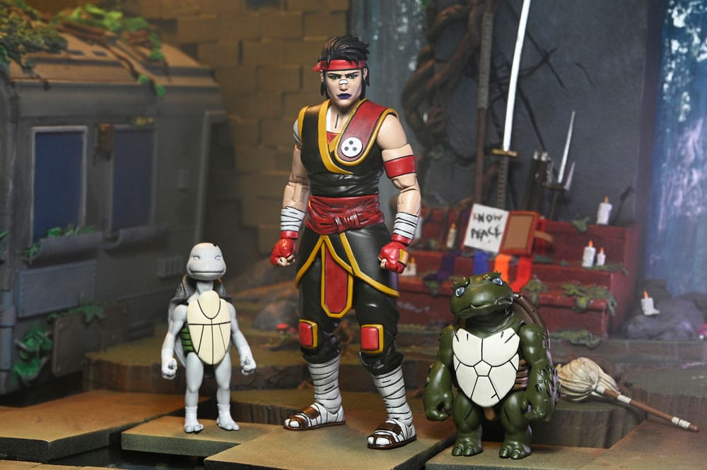 Figura Casey Marie con Baby Odyn y Uno – NECA The Last Ronin 17 cm – conjunto completo