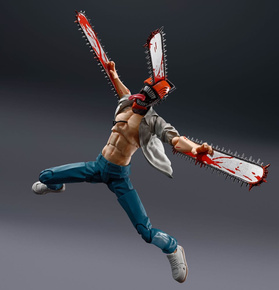 Figura de Denji con motosierra extendida y efecto de sangre realista