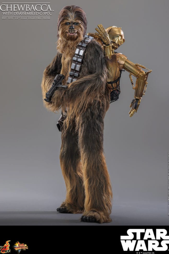 Figura articulada Chewbacca con C-3PO desmontado Hot Toys escala 1/6 de Star Wars Episodio V