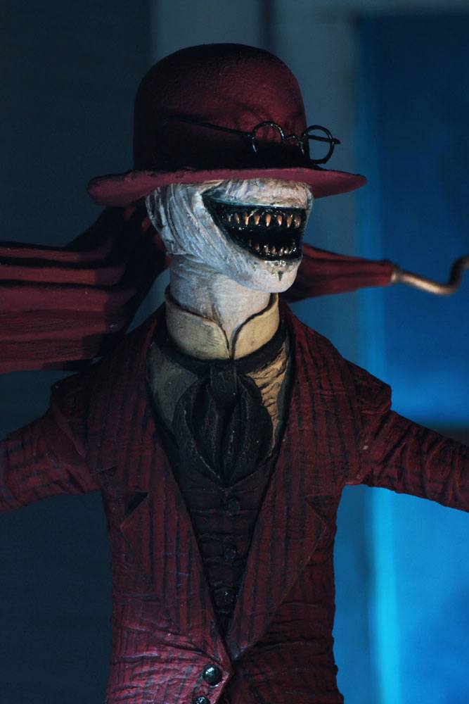 Figura NECA Crooked Man The Conjuring 23 cm con cabezas intercambiables y paraguas.