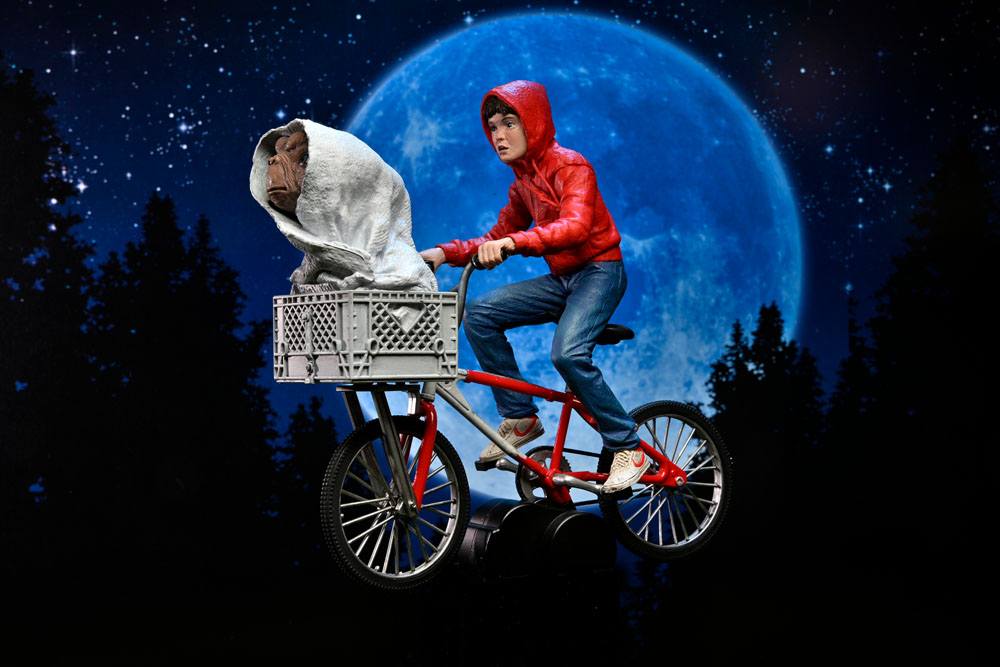 Set coleccionista NECA E.T. en bicicleta con base de exhibición.