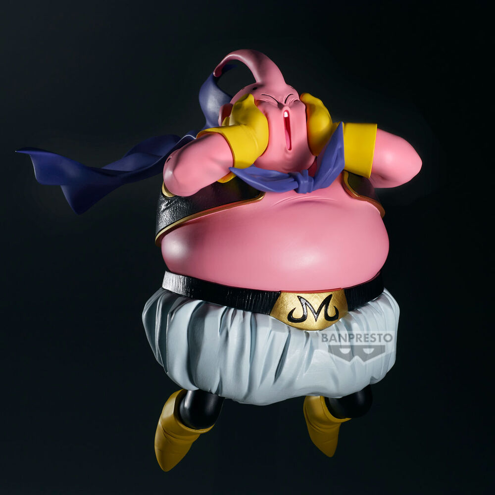 Majin Buu Match Makers sobre fondo oscuro mostrando expresión juguetona
