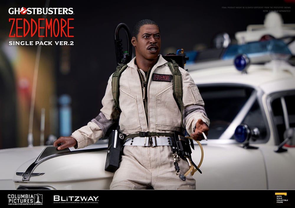 Figura premium Winston Zeddemore 1/6 con accesorios y base expositora, vista lateral.