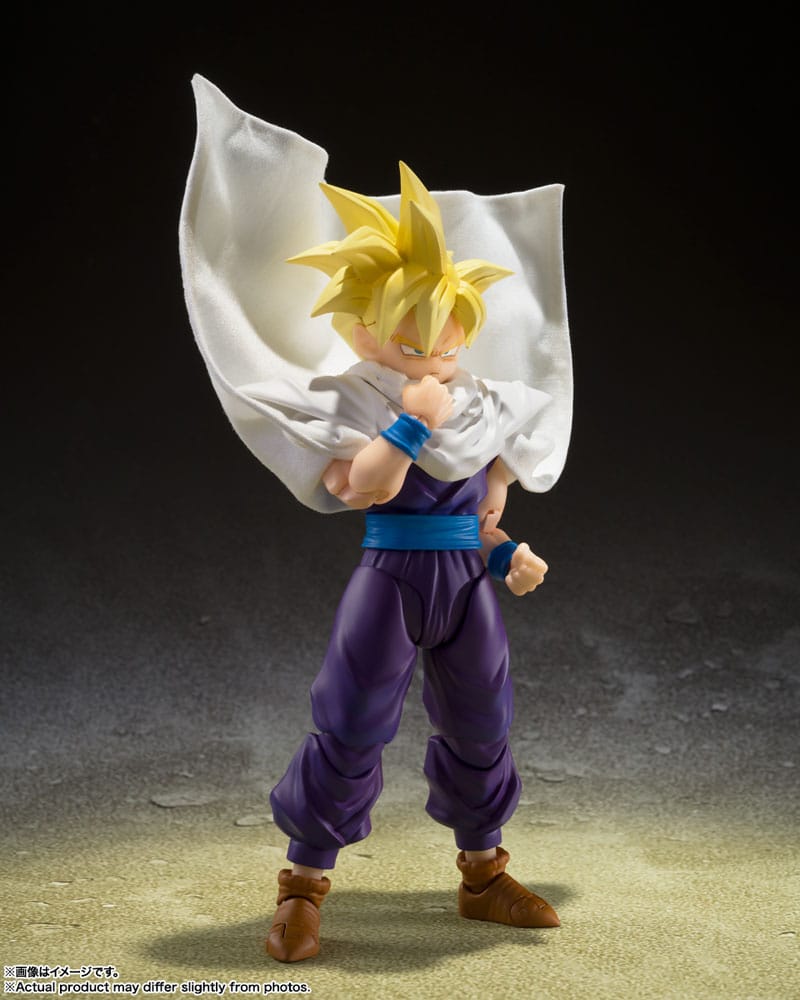 Gohan niño con capa blanca – figura articulada Dragon Ball Z