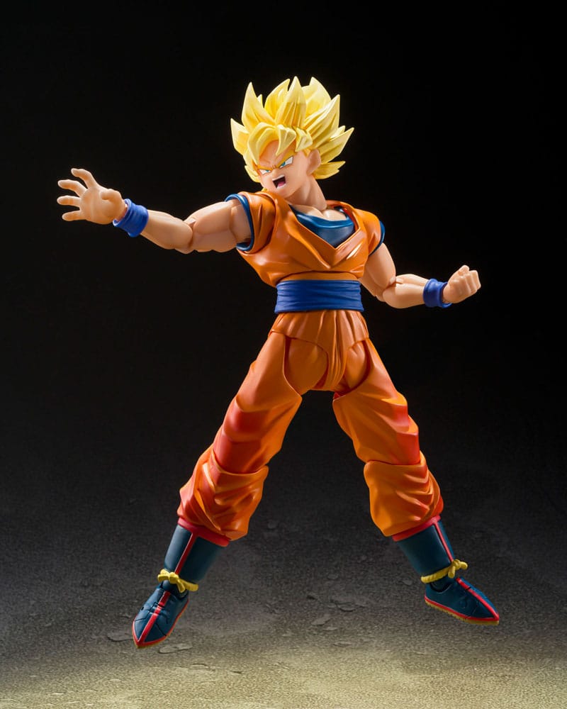 Figura de Goku en pose de combate con expresión seria