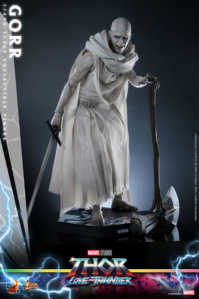 Figura articulada Gorr con túnica blanca – Hot Toys Movie Masterpiece Marvel
