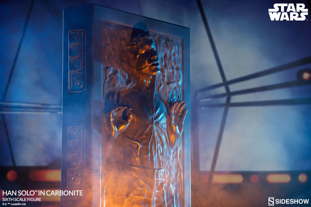Detalle de la base y luces LED de Han Solo en carbonita por Sideshow.