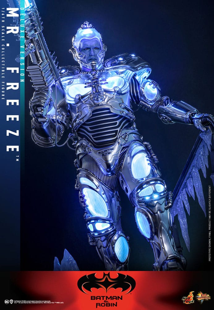 Figura Mr. Freeze Deluxe de Hot Toys con base iluminada – Batman & Robin.