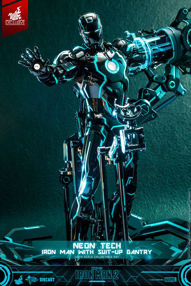 Detalle de los patrones luminosos en la figura Neon Tech Iron Man Hot Toys Iron Man 2