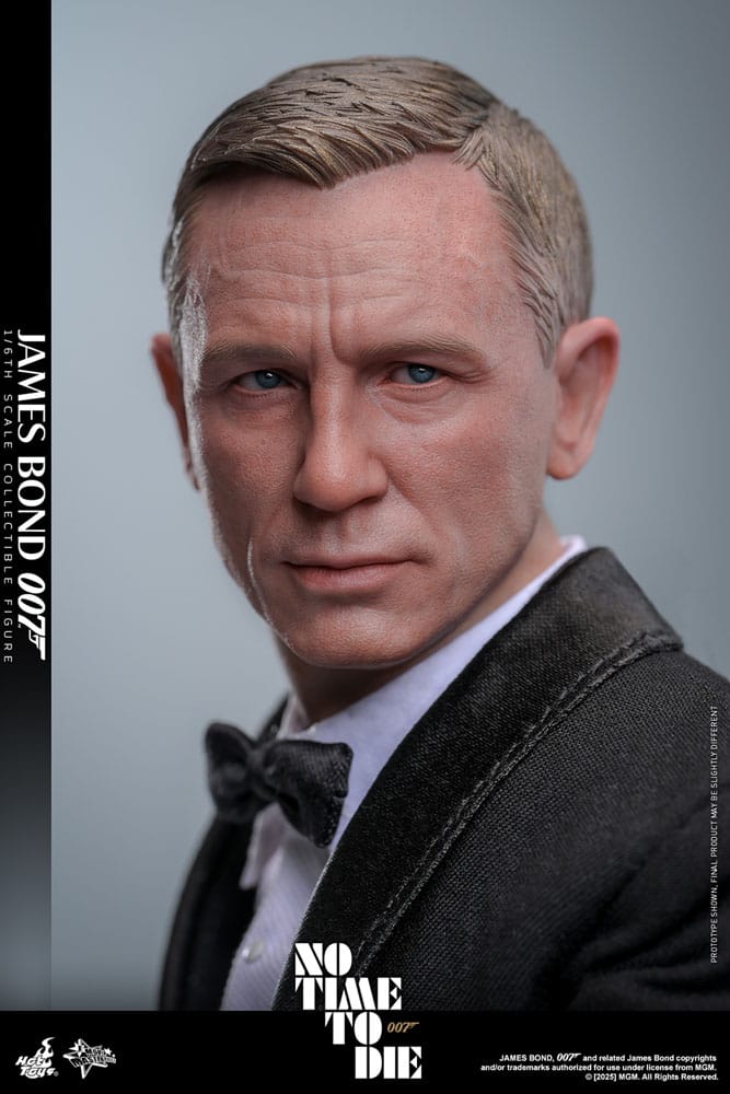 Accesorios y armas incluidos en figura James Bond Hot Toys