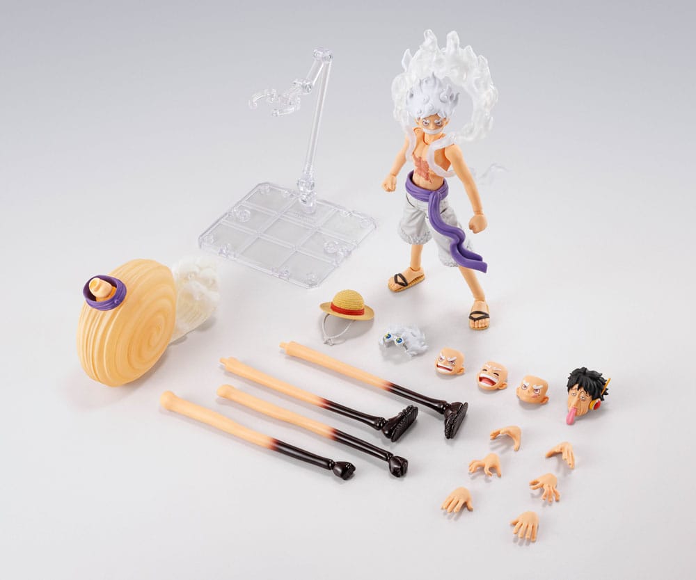 Detalle del rostro de la figura Luffy Gear 5 con cabello blanco de S.H.Figuarts