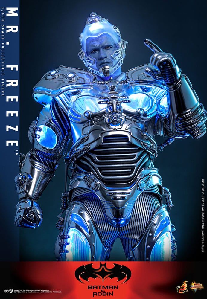 Accesorios incluidos con la figura Mr. Freeze de Hot Toys, con manos intercambiables y arma.