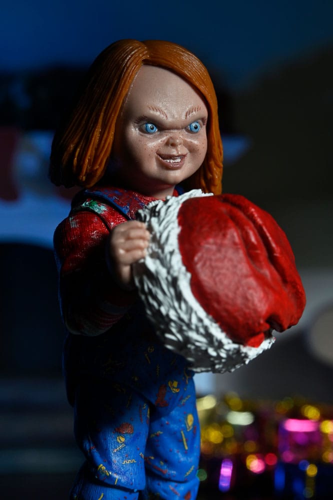 Figura articulada Chucky con pijama navideño – edición especial Ultimate NECA.
