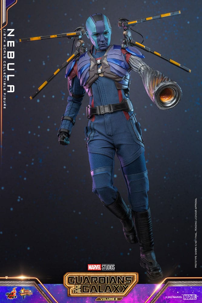 Figura Nebula Hot Toys 1/6 con brazo biónico y efecto energía - Guardians of the Galaxy Vol. 3 - Marvel