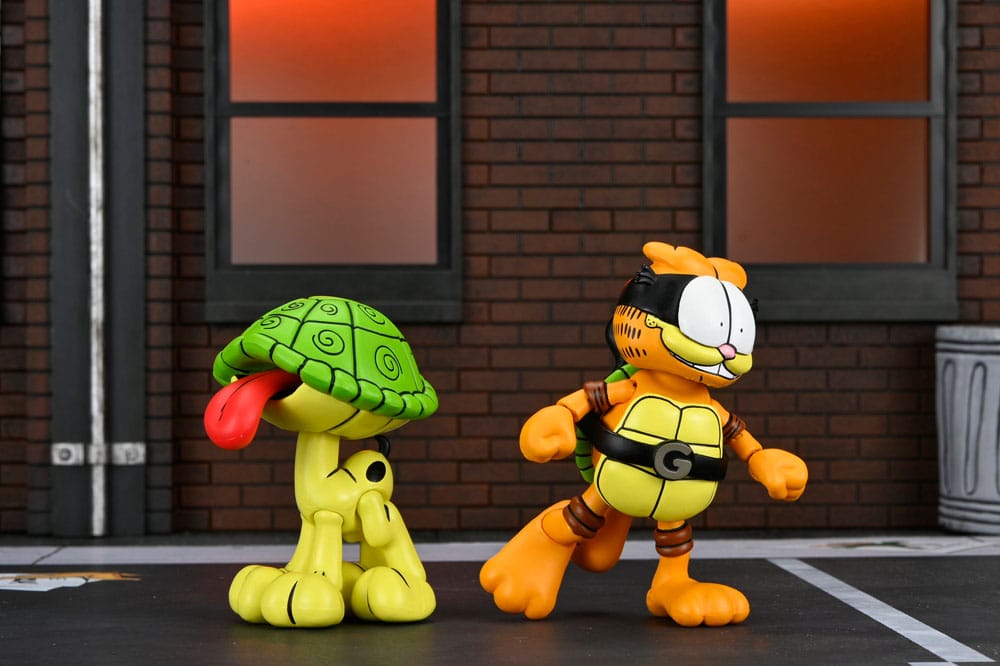 Figuras coleccionistas NECA Garfello y Odie 10 cm en blíster.