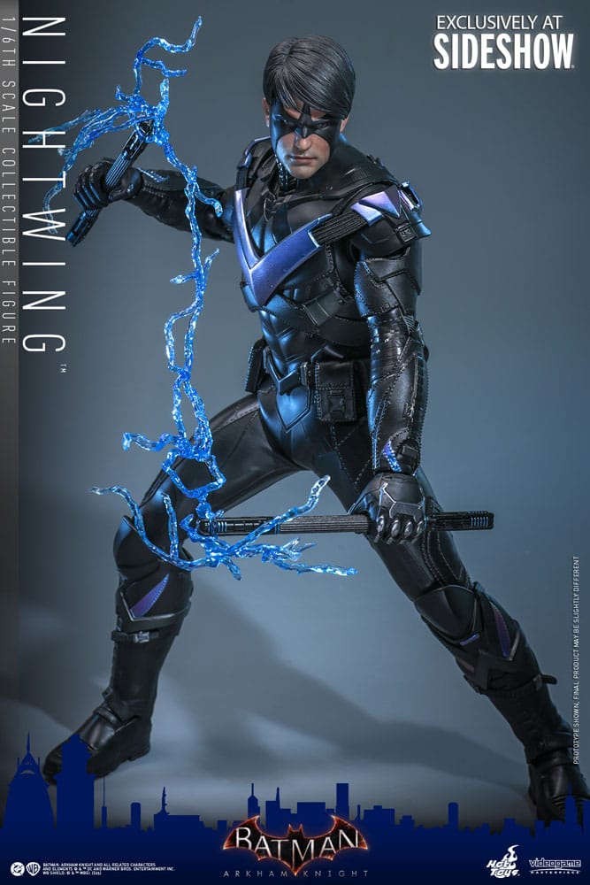 Figura Nightwing Hot Toys Arkham Knight con bastones extensibles y manos intercambiables.