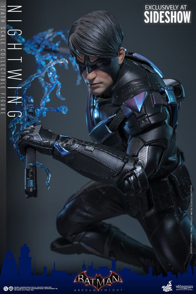 Presentación en caja de arte original de la figura Nightwing Hot Toys Arkham Knight 1/6 30 cm.