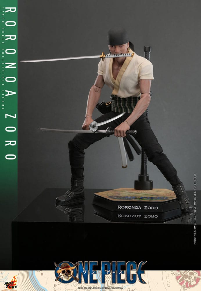 Figura completa de Zoro con base expositora y tres espadas Hot Toys