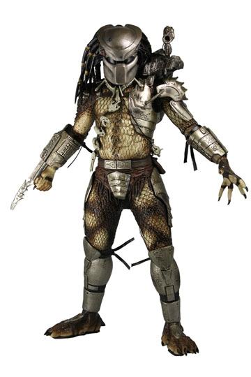 Vista frontal completa de la figura articulada de Predator NECA 1/4.