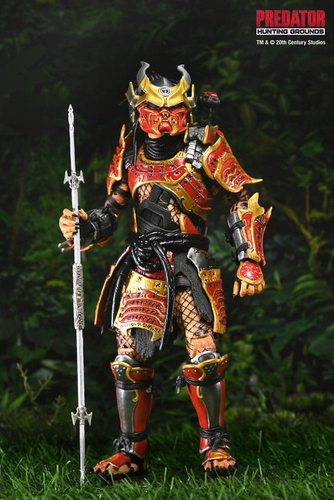 Figura Predator Ultimate Samurai de NECA – vista frontal con lanza