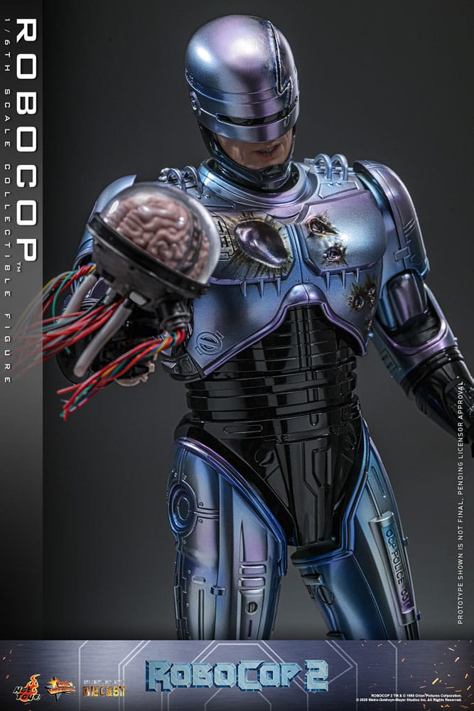 Accesorios incluidos en la figura RoboCop 2: cabezas intercambiables y armadura dañada.
