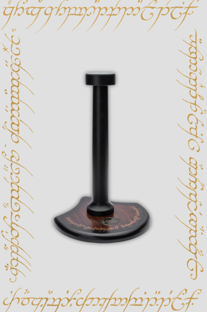 Soporte oficial United Cutlery para cascos de El Señor de los Anillos, altura 36 cm, base sólida.