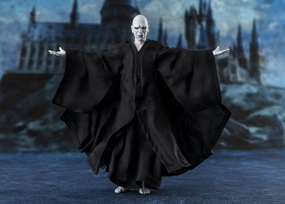 Lord Voldemort lanzando hechizo – Figura 15 cm Tamashii Nations