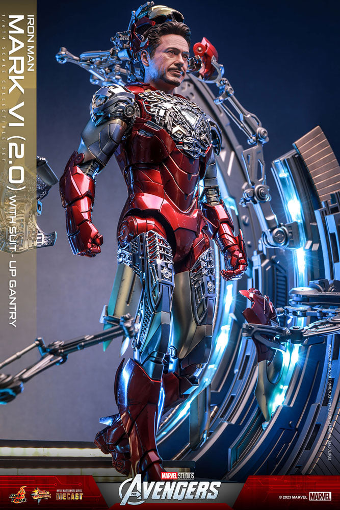 IRON MAN MARK VI (2.0) 1/6 – SUIT-UP GANTRY – FIGURA DIECAST HOT TOYS MARVEL