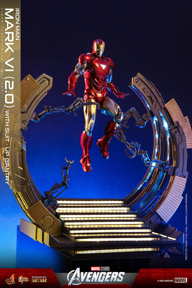 IRON MAN MARK VI (2.0) 1/6 – SUIT-UP GANTRY – FIGURA DIECAST HOT TOYS MARVEL