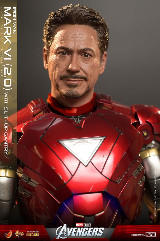 IRON MAN MARK VI (2.0) 1/6 – SUIT-UP GANTRY – FIGURA DIECAST HOT TOYS MARVEL