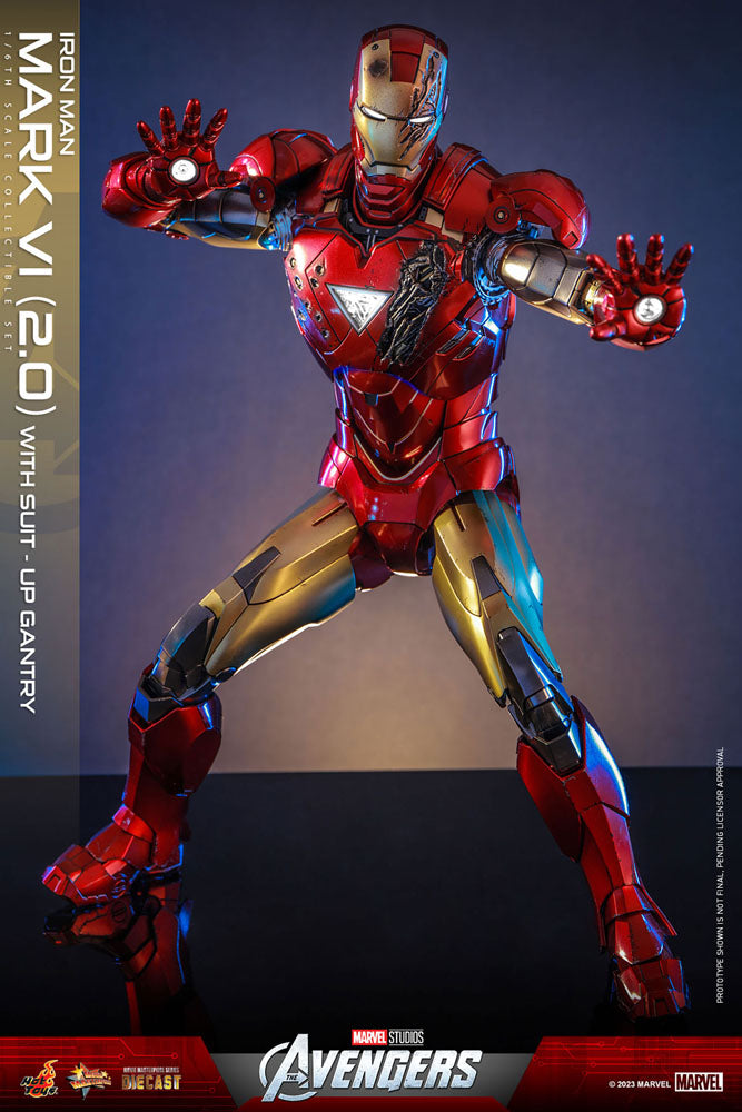 IRON MAN MARK VI (2.0) 1/6 – SUIT-UP GANTRY – FIGURA DIECAST HOT TOYS MARVEL