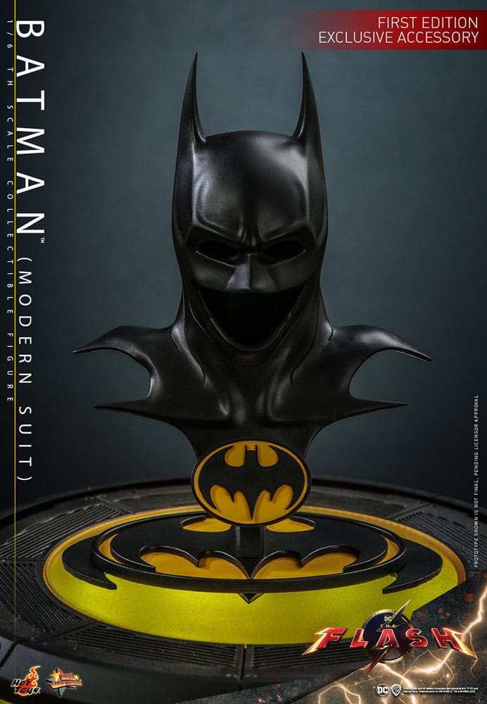 BATMAN (MODERN SUIT) – THE FLASH MOVIE MASTERPIECE 1/6 HOT TOYS 30 CM