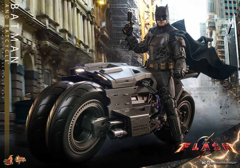 BATMAN - BATCYCLE SET - THE FLASH MOVIE - HOT TOYS - FIGURA 1/6 CON VEHÍCULO 30 CM