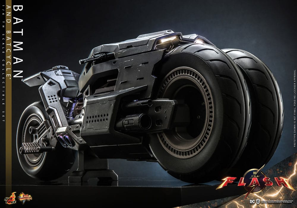 BATMAN - BATCYCLE SET - THE FLASH MOVIE - HOT TOYS - FIGURA 1/6 CON VEHÍCULO 30 CM