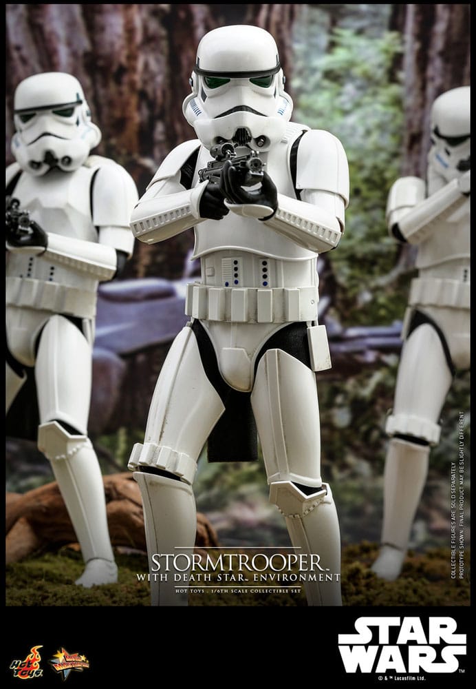 STORMTROOPER WITH DEATH STAR ENVIRONMENT – HOT TOYS