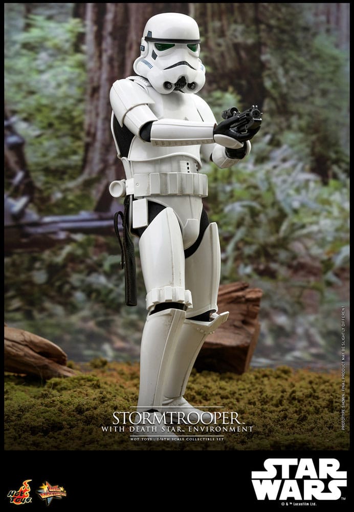 STORMTROOPER WITH DEATH STAR ENVIRONMENT – HOT TOYS