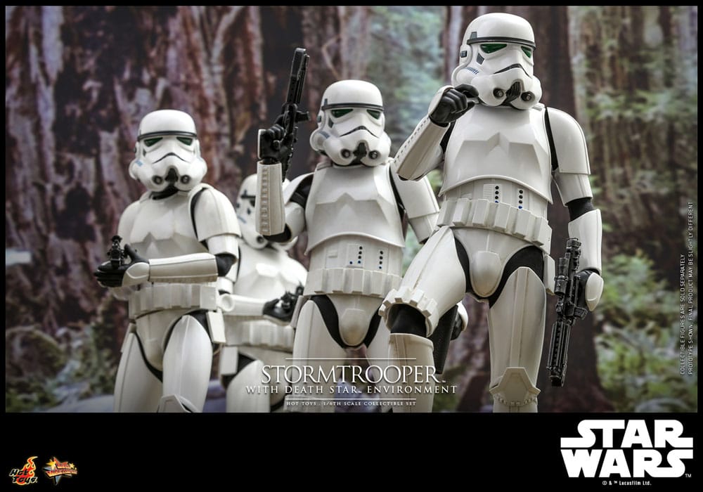STORMTROOPER WITH DEATH STAR ENVIRONMENT – HOT TOYS