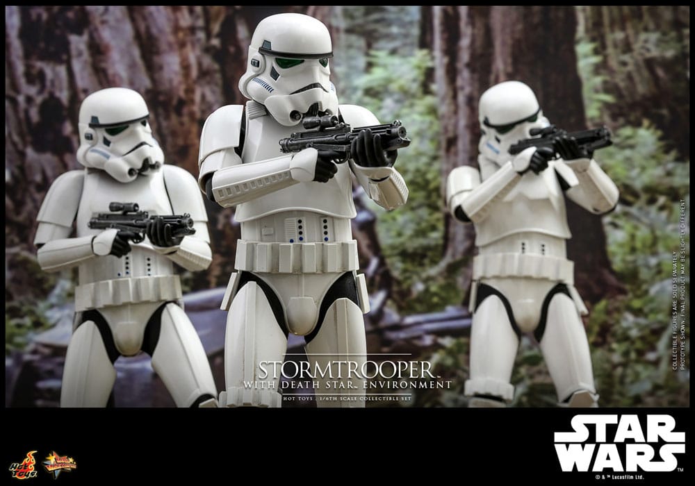 STORMTROOPER WITH DEATH STAR ENVIRONMENT – HOT TOYS