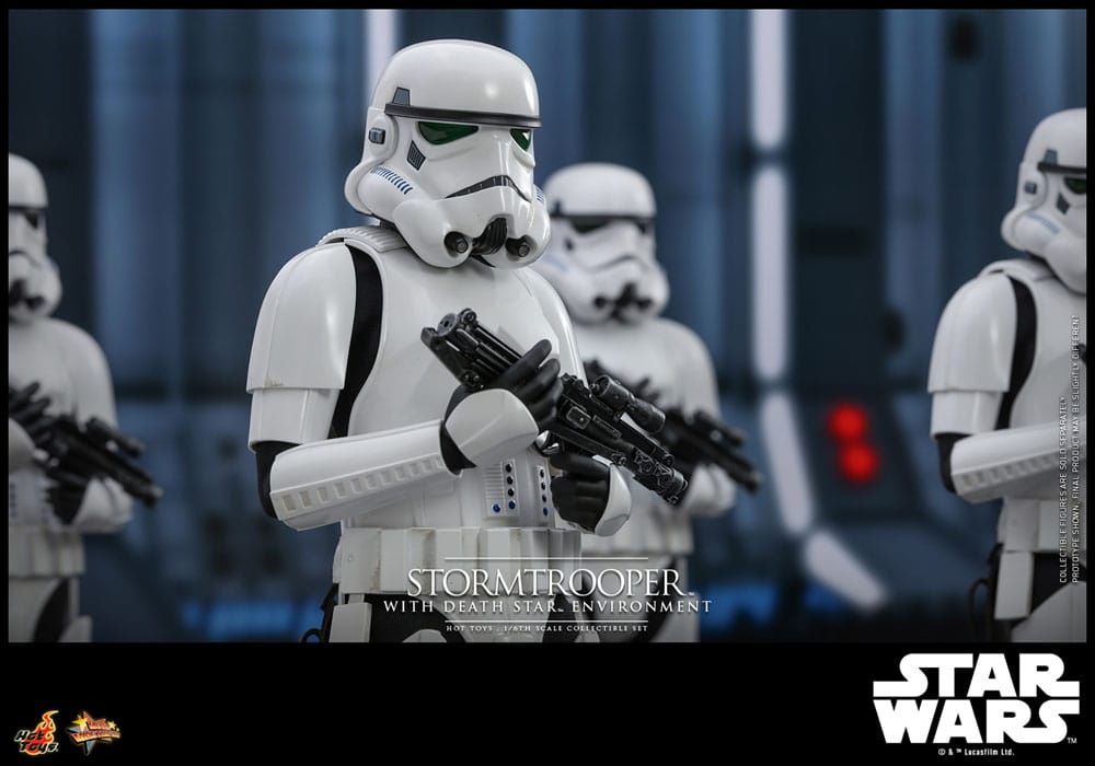 STORMTROOPER WITH DEATH STAR ENVIRONMENT – HOT TOYS