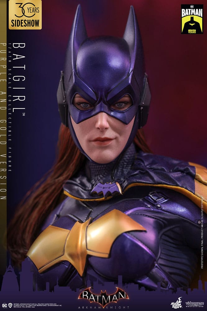 BATGIRL (PURPLE AND GOLD VERSION) EXCLUSIVE - FIGURA 1/6 ESCALA - HOT TOYS – BATMAN ARKHAM KNIGHT VIDEOGAME