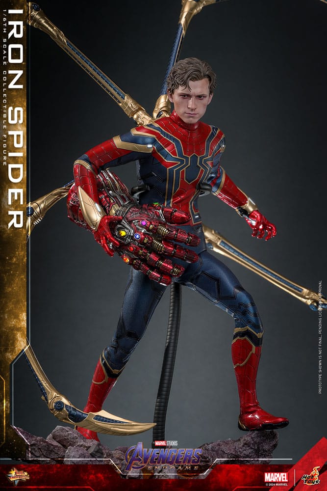IRON SPIDER AVENGERS ENDGAME HOT TOYS