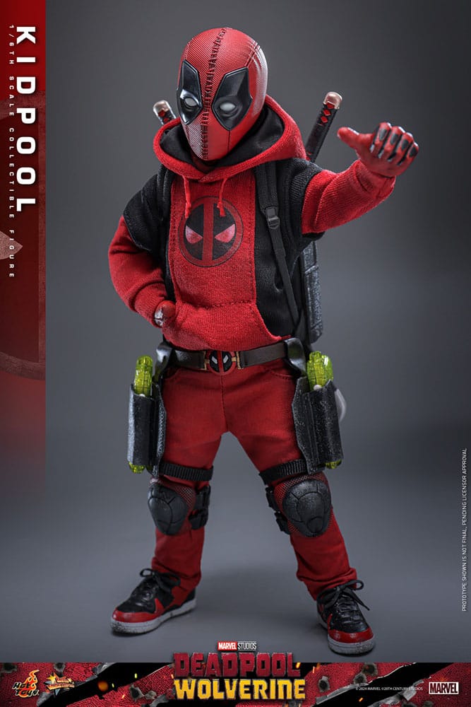 DEADPOOL & WOLVERINE FIGURA 1/6 KIDPOOL 22 CM – HOT TOYS – LÍNEA MOVIE MASTERPIECE