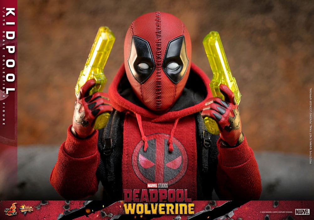 DEADPOOL & WOLVERINE FIGURA 1/6 KIDPOOL 22 CM – HOT TOYS – LÍNEA MOVIE MASTERPIECE