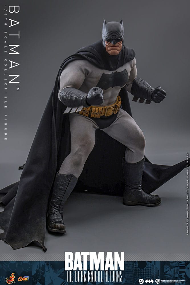 BATMAN - THE DARK KNIGHT RETURNS COMIC HOT TOYS