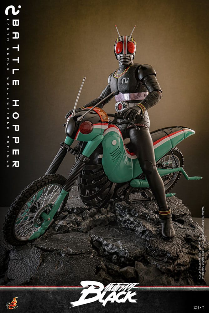 BATTLE HOPPER – VEHÍCULO HOT TOYS 1/6 36 CM (KAMEN RIDER BLACK – CON LUZ LED)